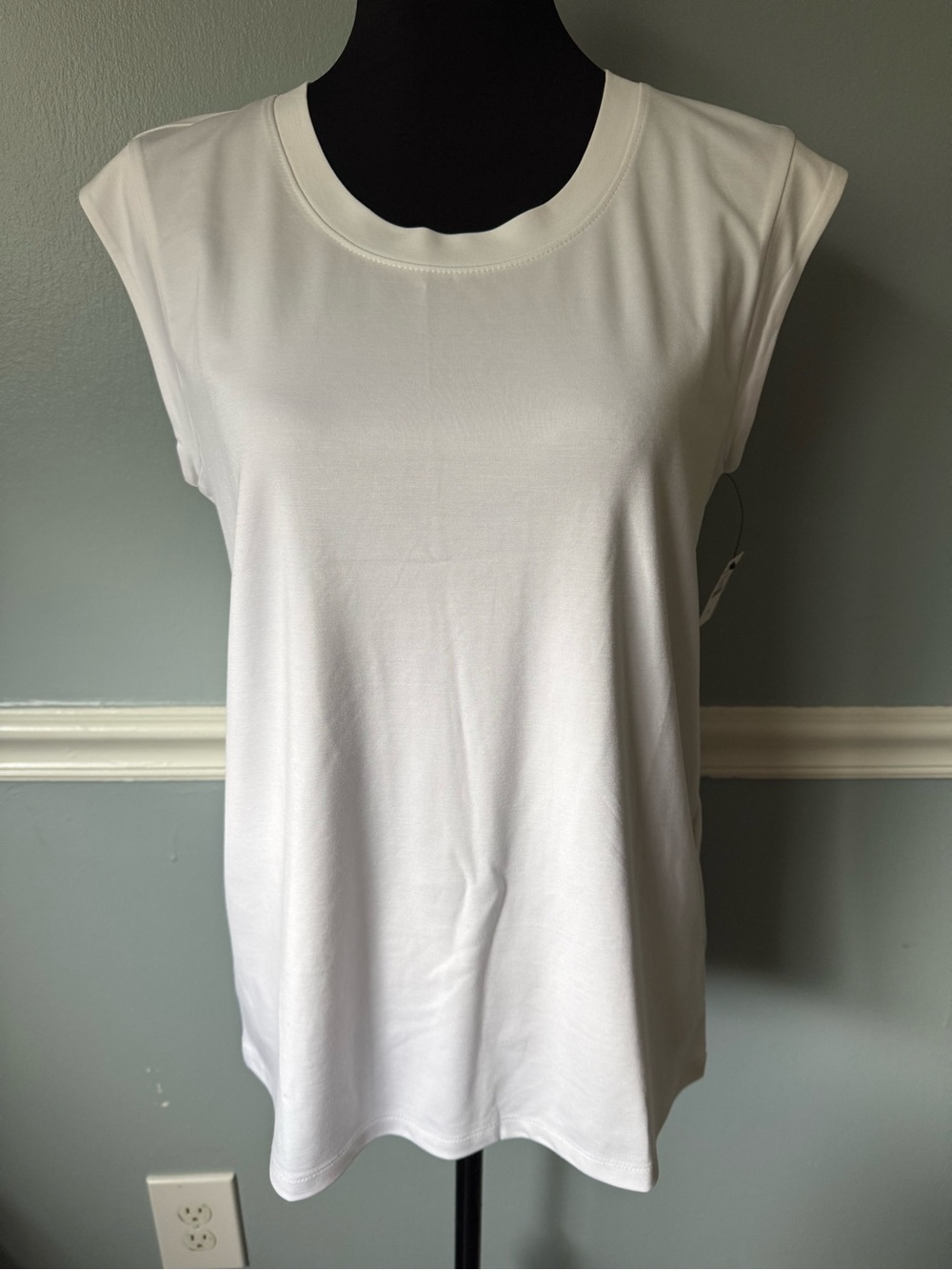 Talbots White Scoop Neck Cap Sleeve Tank M